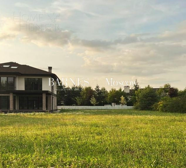 2-этажный коттедж 1 840 м² без отделки