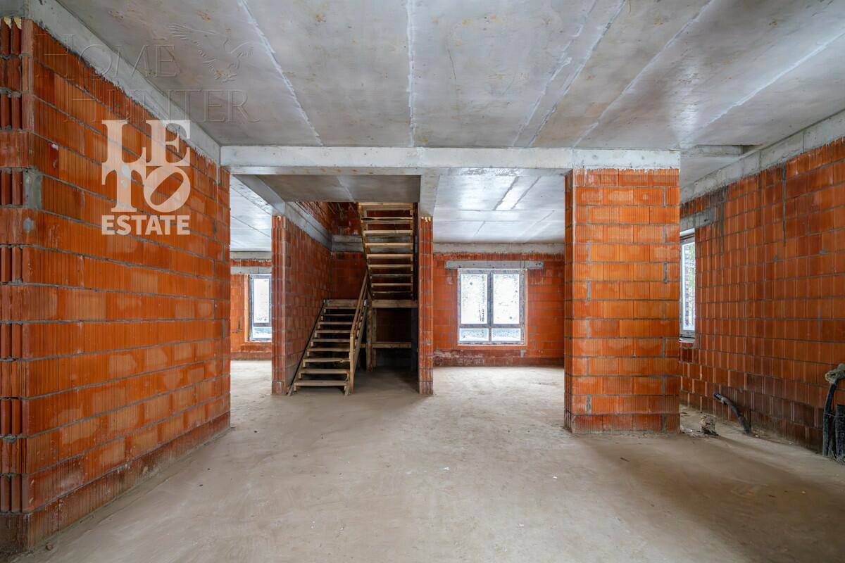 2-этажный коттедж 300 м² без отделки