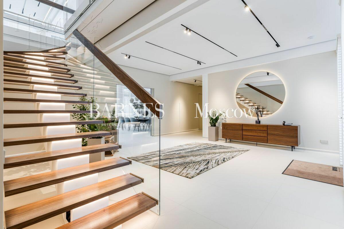 2-этажный коттедж 836 м² с отделкой