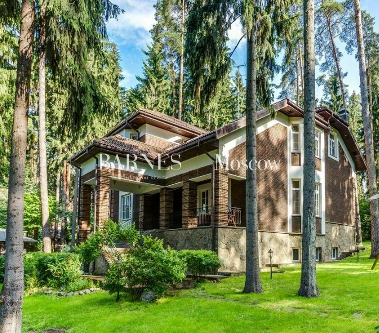 2-этажный коттедж 550 м² с отделкой