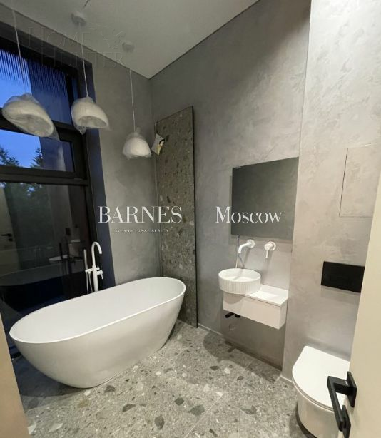 2-этажный таунхаус 250 м² с отделкой