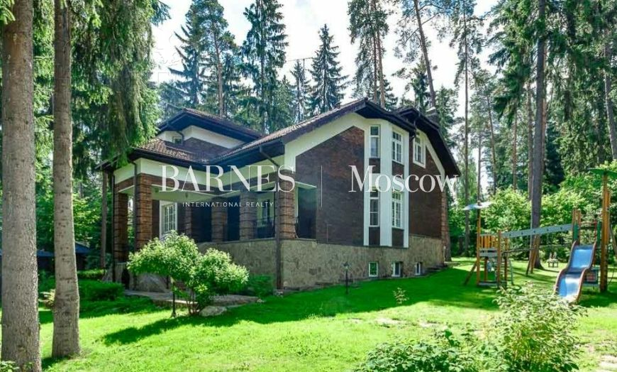 2-этажный коттедж 550 м² с отделкой