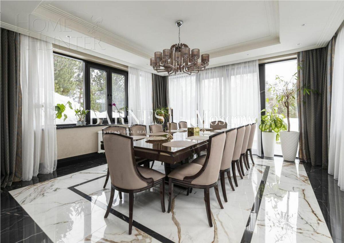 3-этажный коттедж 1 100 м² с отделкой