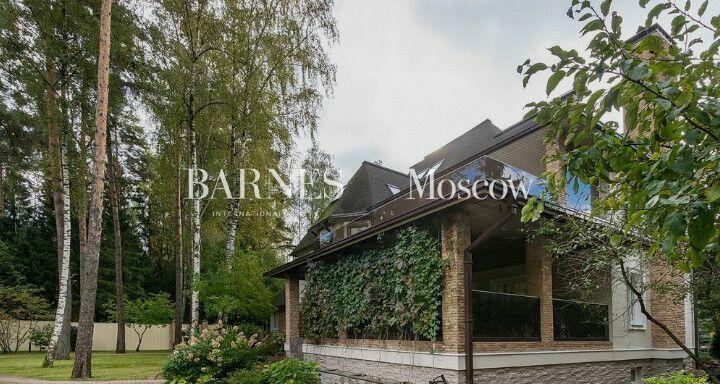 2-этажный коттедж 1 100 м² с отделкой