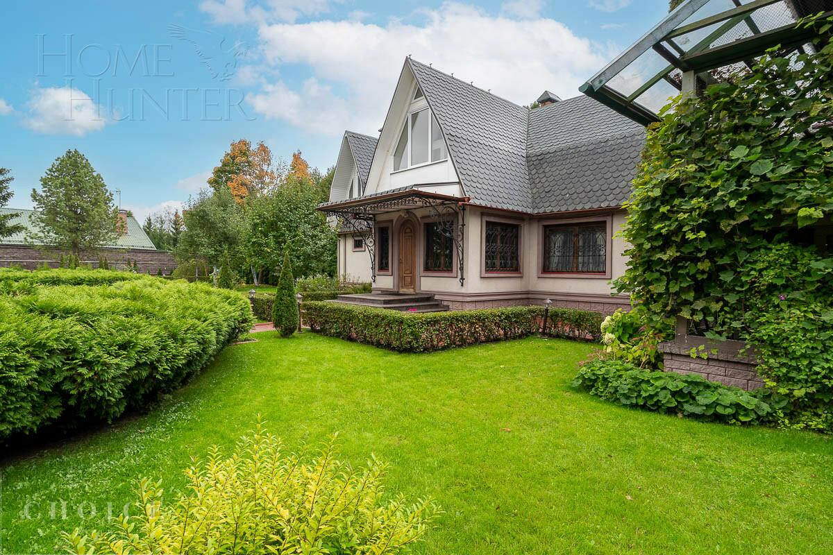 3-этажный коттедж 880 м² с отделкой