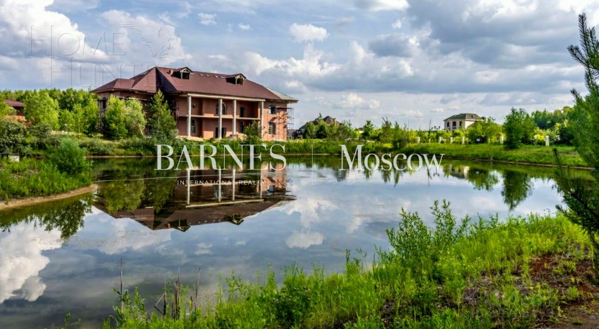 2-этажный коттедж 1 400 м² без отделки