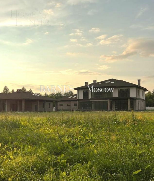 2-этажный коттедж 1 840 м² без отделки