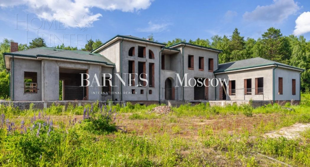 2-этажный коттедж 1 400 м² без отделки