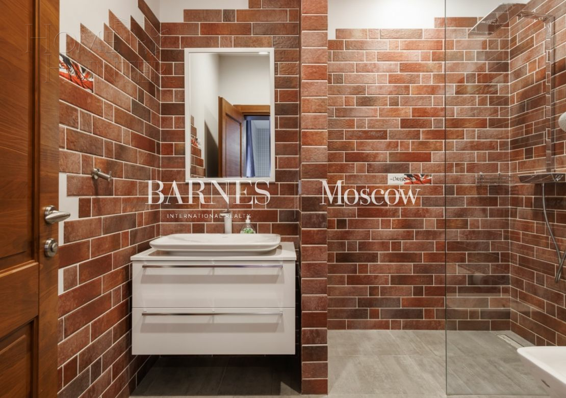 2-этажный коттедж 650 м² с отделкой