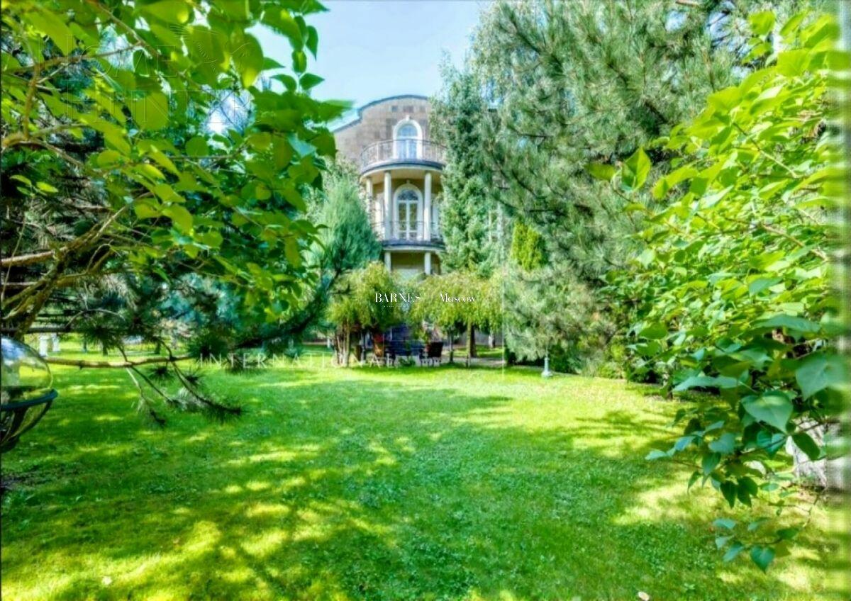 2-этажный коттедж 680 м² с отделкой