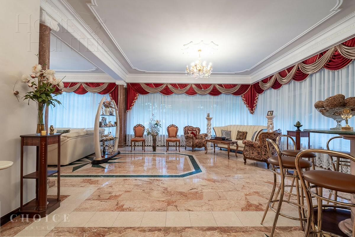 3-этажный коттедж 880 м² с отделкой