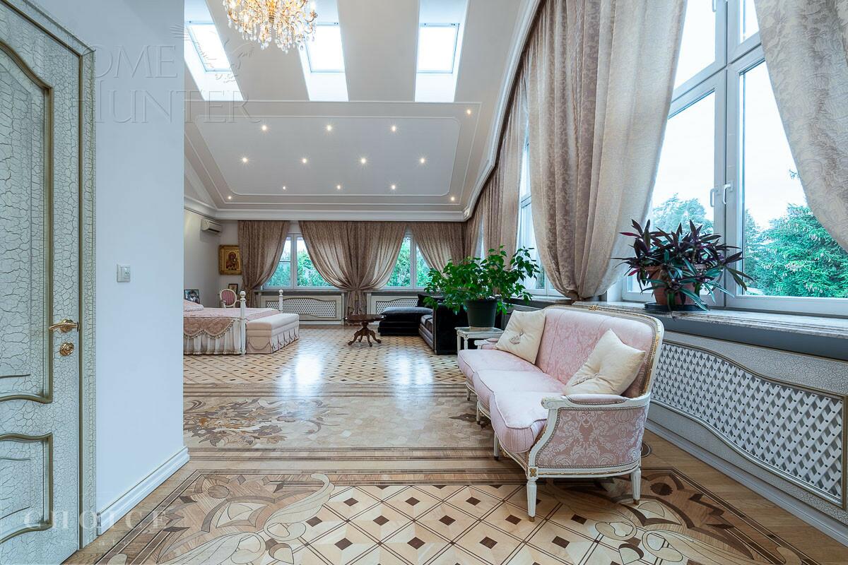 3-этажный коттедж 880 м² с отделкой