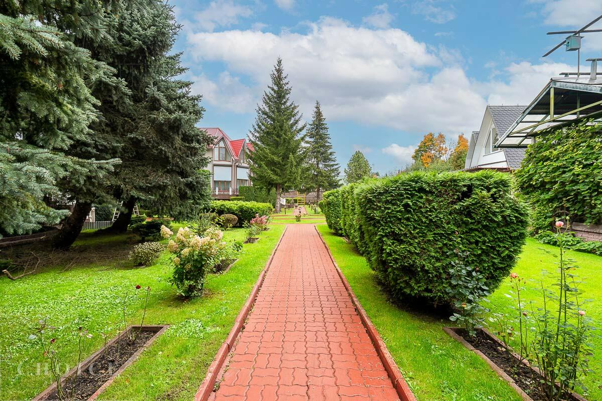 3-этажный коттедж 880 м² с отделкой