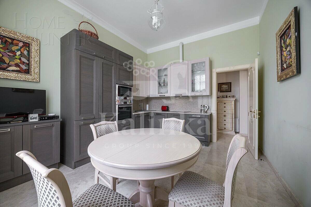 2-этажный таунхаус 350 м² с отделкой