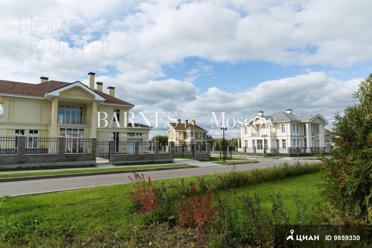 3-этажный коттедж 2 524 м² без отделки