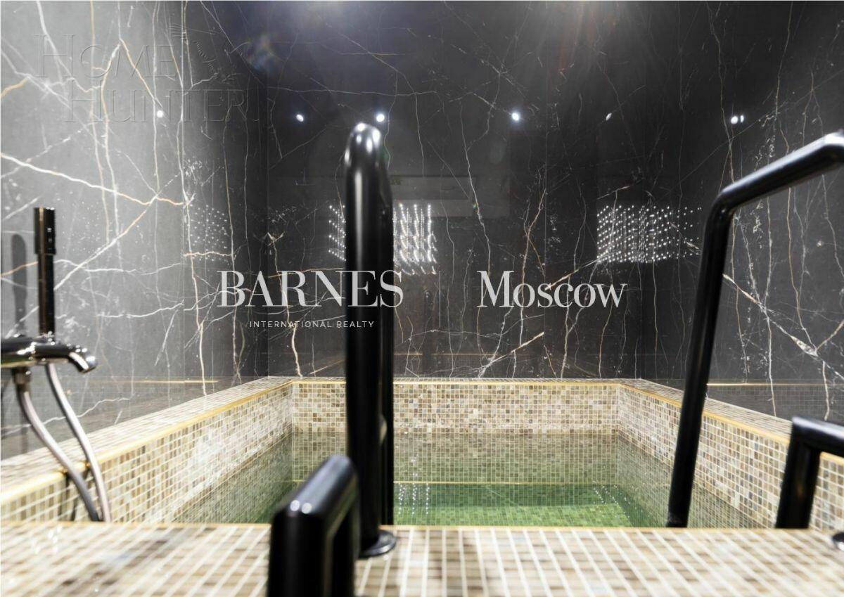 3-этажный коттедж 1 100 м² с отделкой