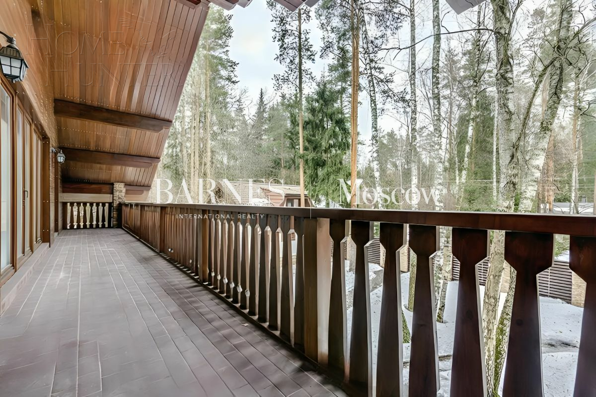 2-этажный коттедж 640 м² без отделки