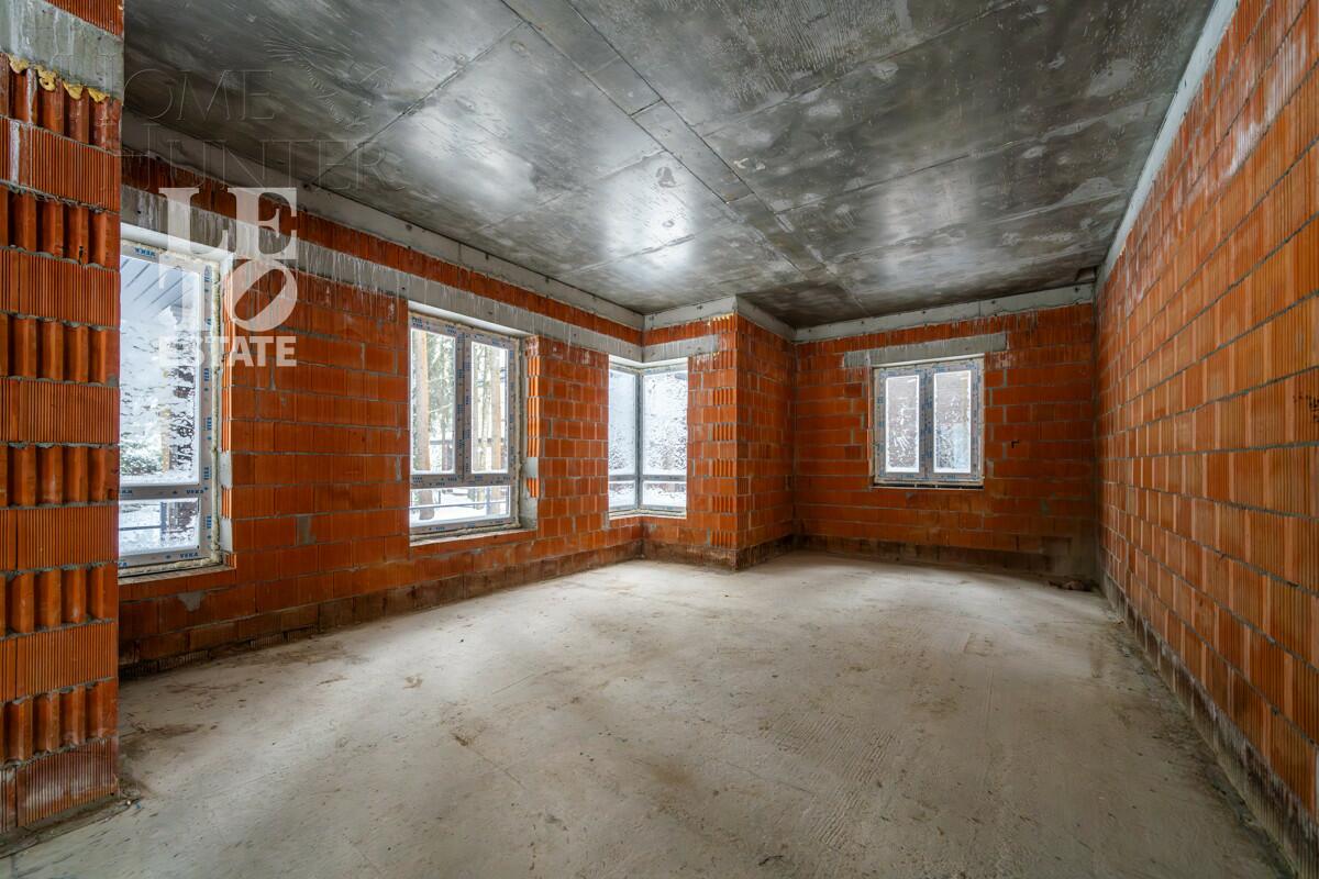 2-этажный коттедж 270 м² без отделки