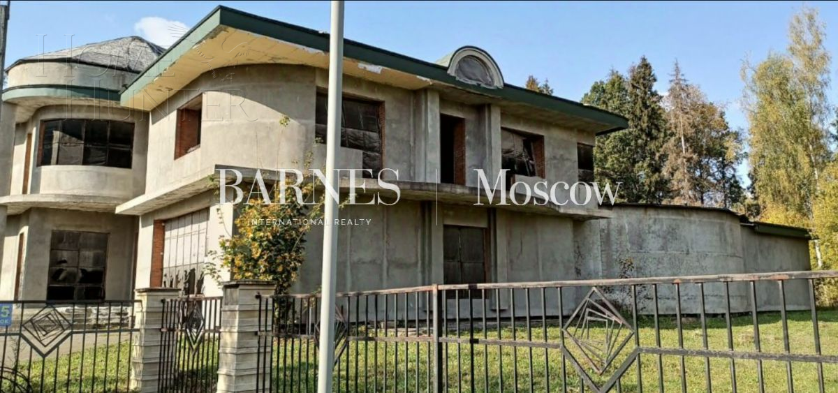 2-этажный коттедж 1 700 м² без отделки