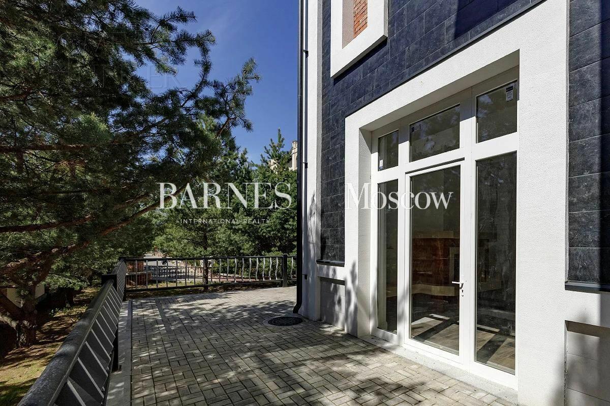 2-этажный коттедж 445.4 м² с отделкой