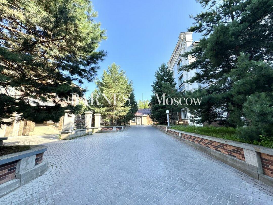 2-этажный коттедж 864.9 м² без отделки