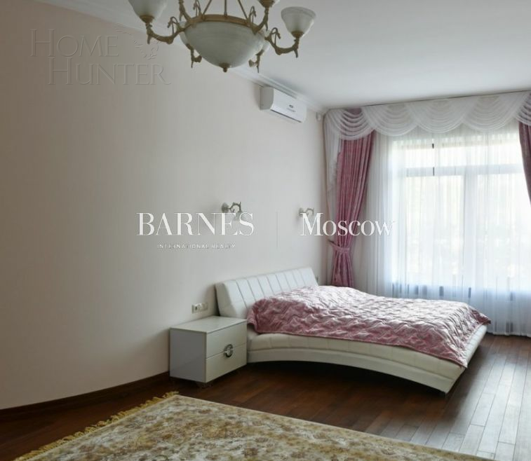 3-этажный коттедж 1 500 м² с отделкой