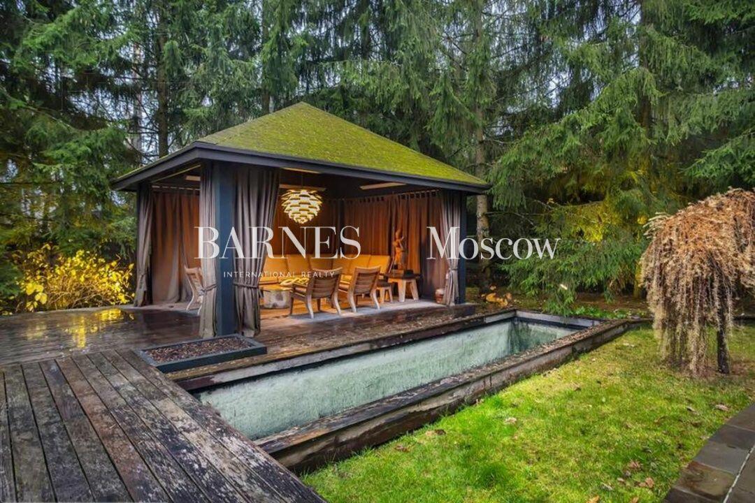 2-этажный коттедж 1 400 м² с отделкой