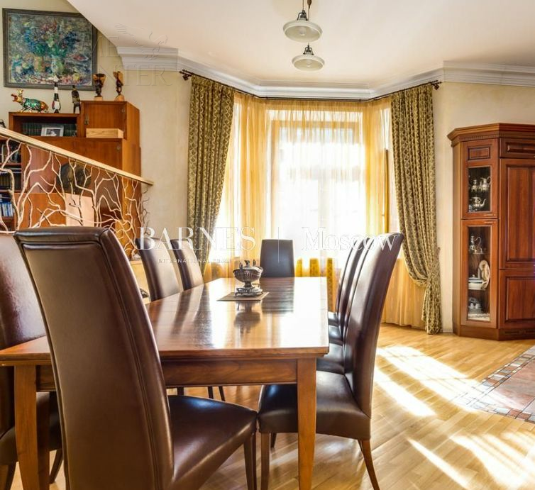 2-этажный коттедж 550 м² с отделкой