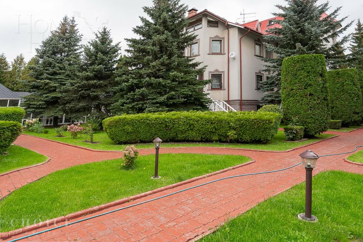 3-этажный коттедж 880 м² с отделкой