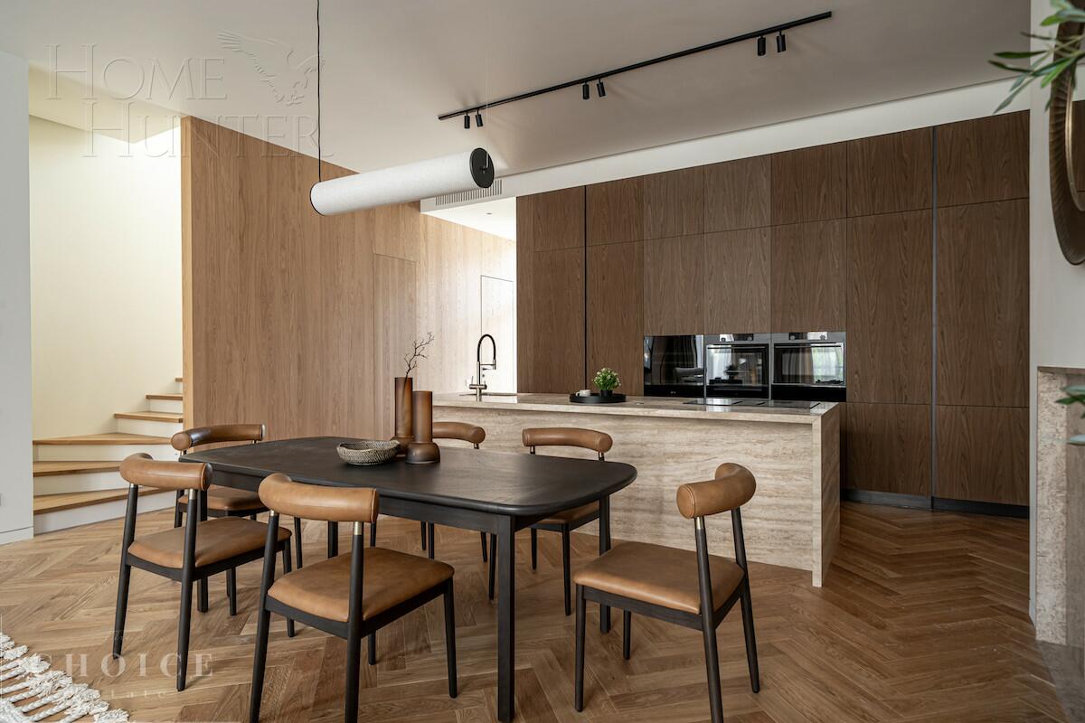 3-этажный таунхаус 277 м² с отделкой