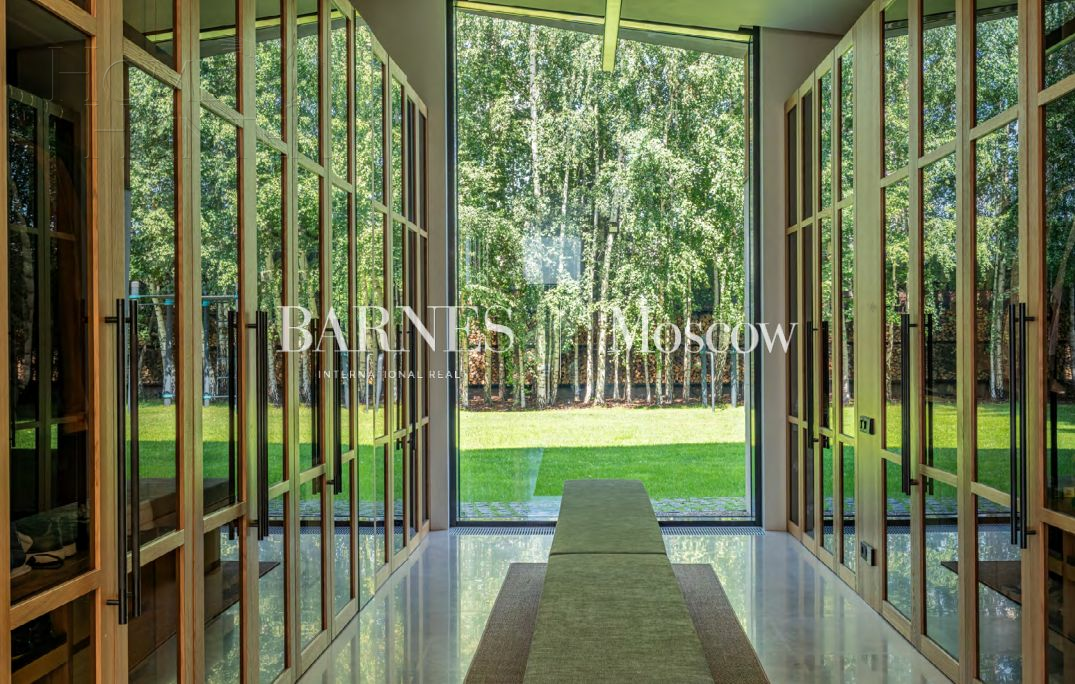 2-этажный коттедж 1 624 м² с отделкой