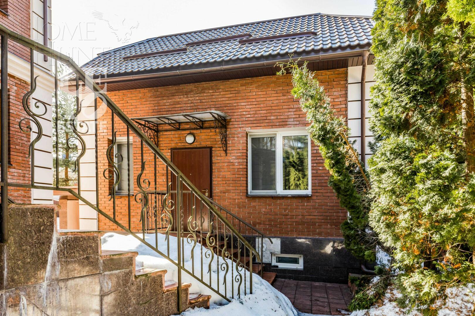 2-этажный коттедж 600 м² с отделкой