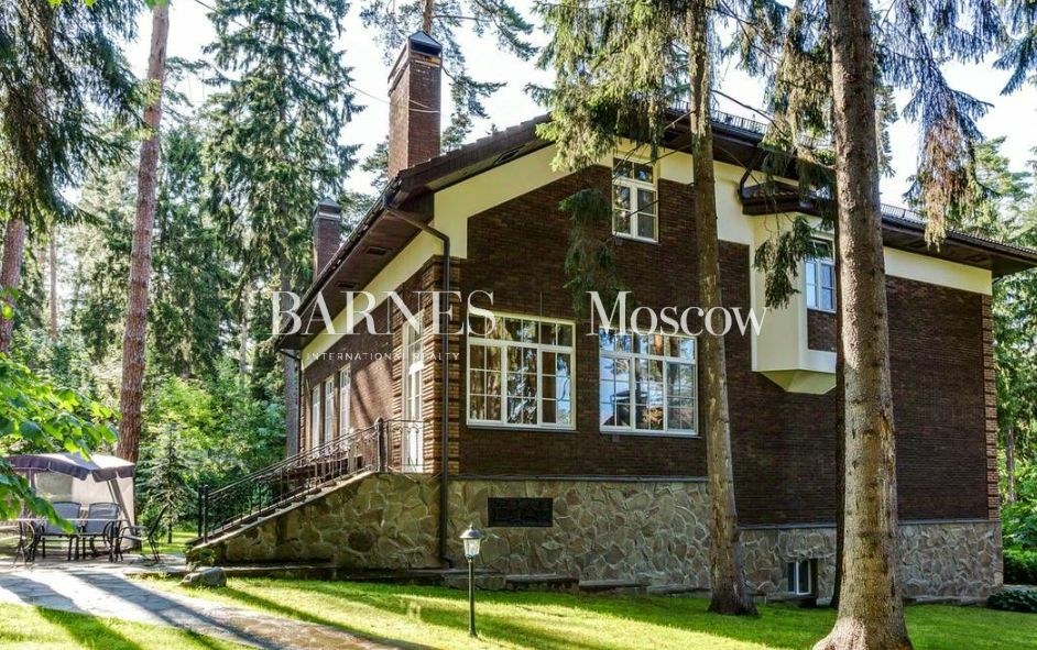 2-этажный коттедж 550 м² с отделкой