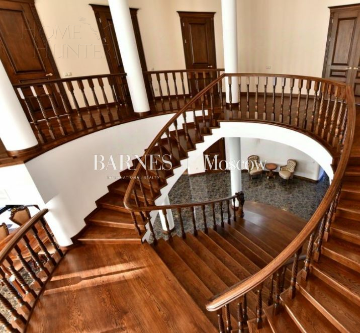 3-этажный коттедж 1 500 м² с отделкой