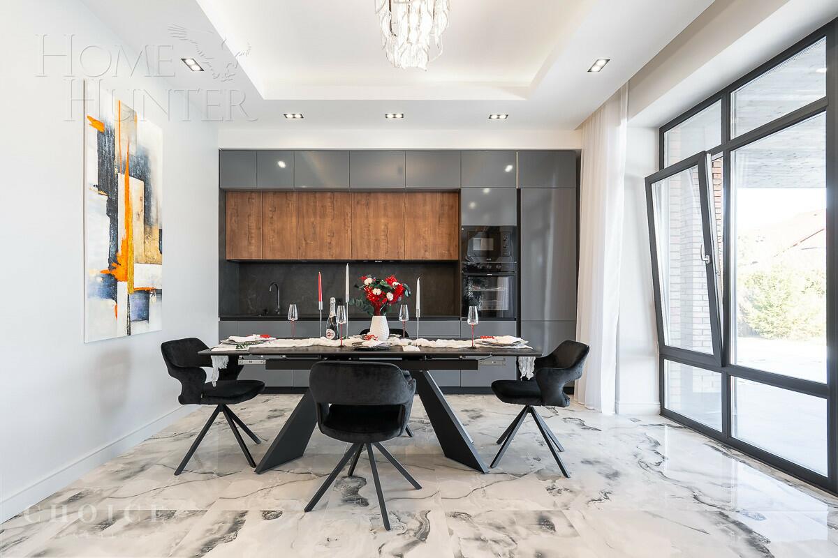 2-этажный коттедж 340 м² с отделкой