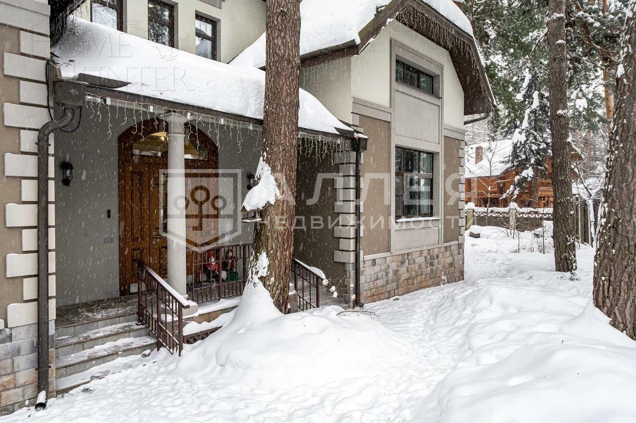 2-этажный коттедж 635 м² с отделкой