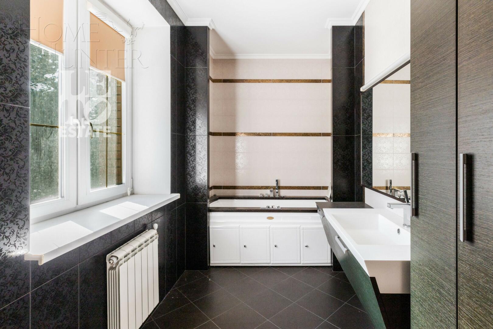 2-этажный коттедж 600 м² с отделкой