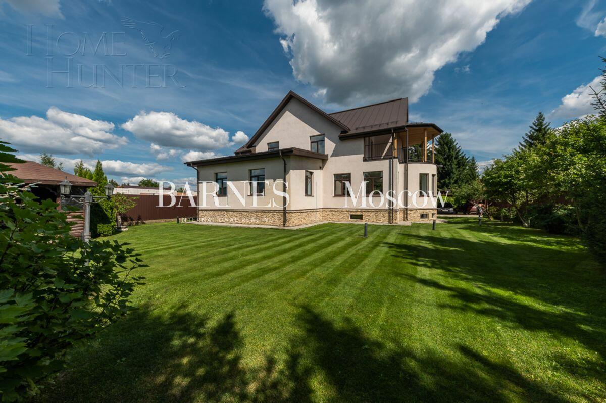 2-этажный коттедж 500 м² с отделкой