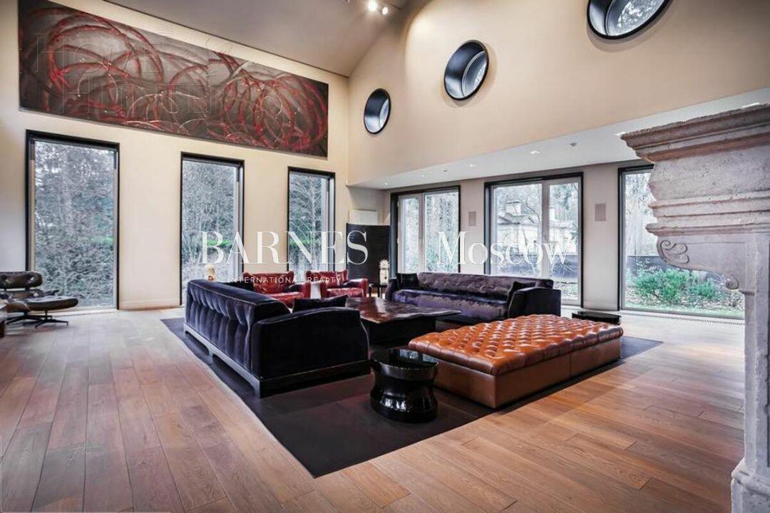 2-этажный коттедж 1 400 м² с отделкой