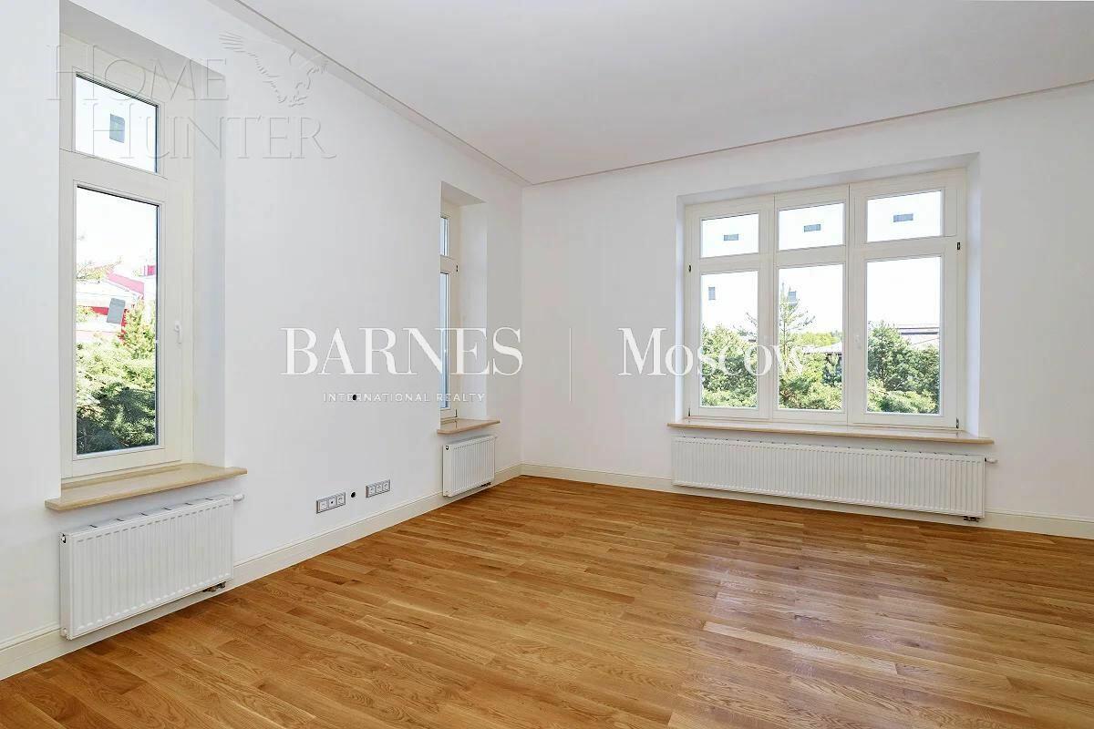 2-этажный коттедж 445.4 м² с отделкой