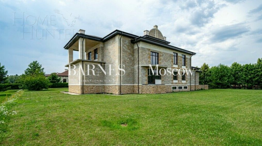 3-этажный коттедж 773 м² без отделки