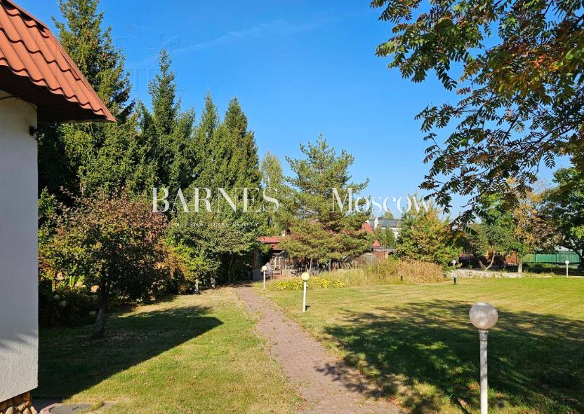 2-этажный коттедж 300 м² с отделкой