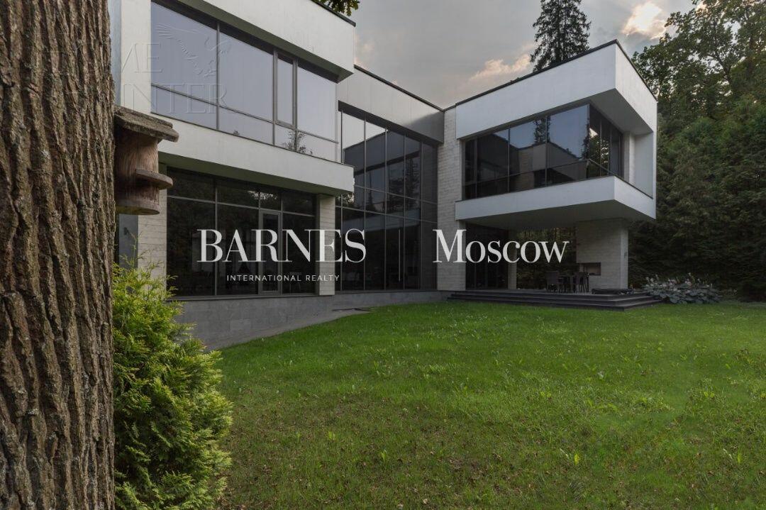 2-этажный коттедж 1 040 м² с отделкой