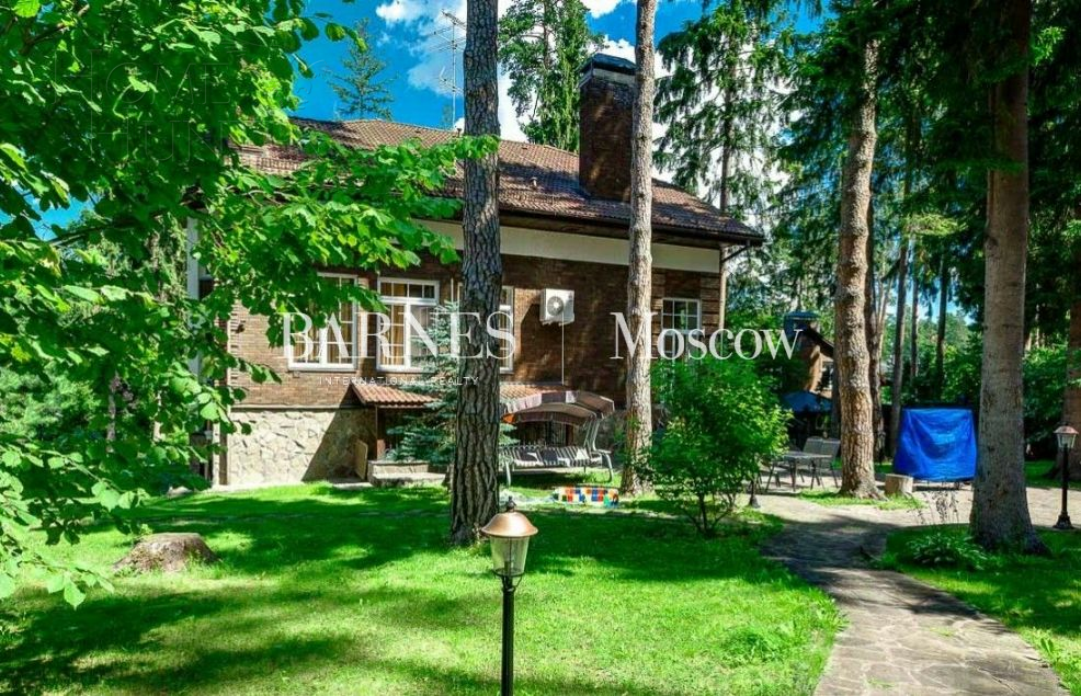 2-этажный коттедж 550 м² с отделкой