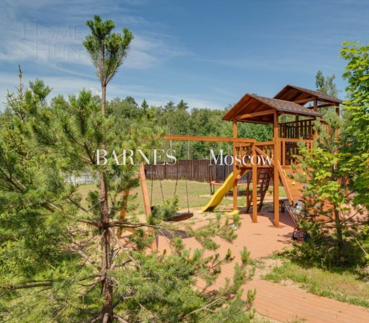 3-этажный коттедж 1 500 м² с отделкой