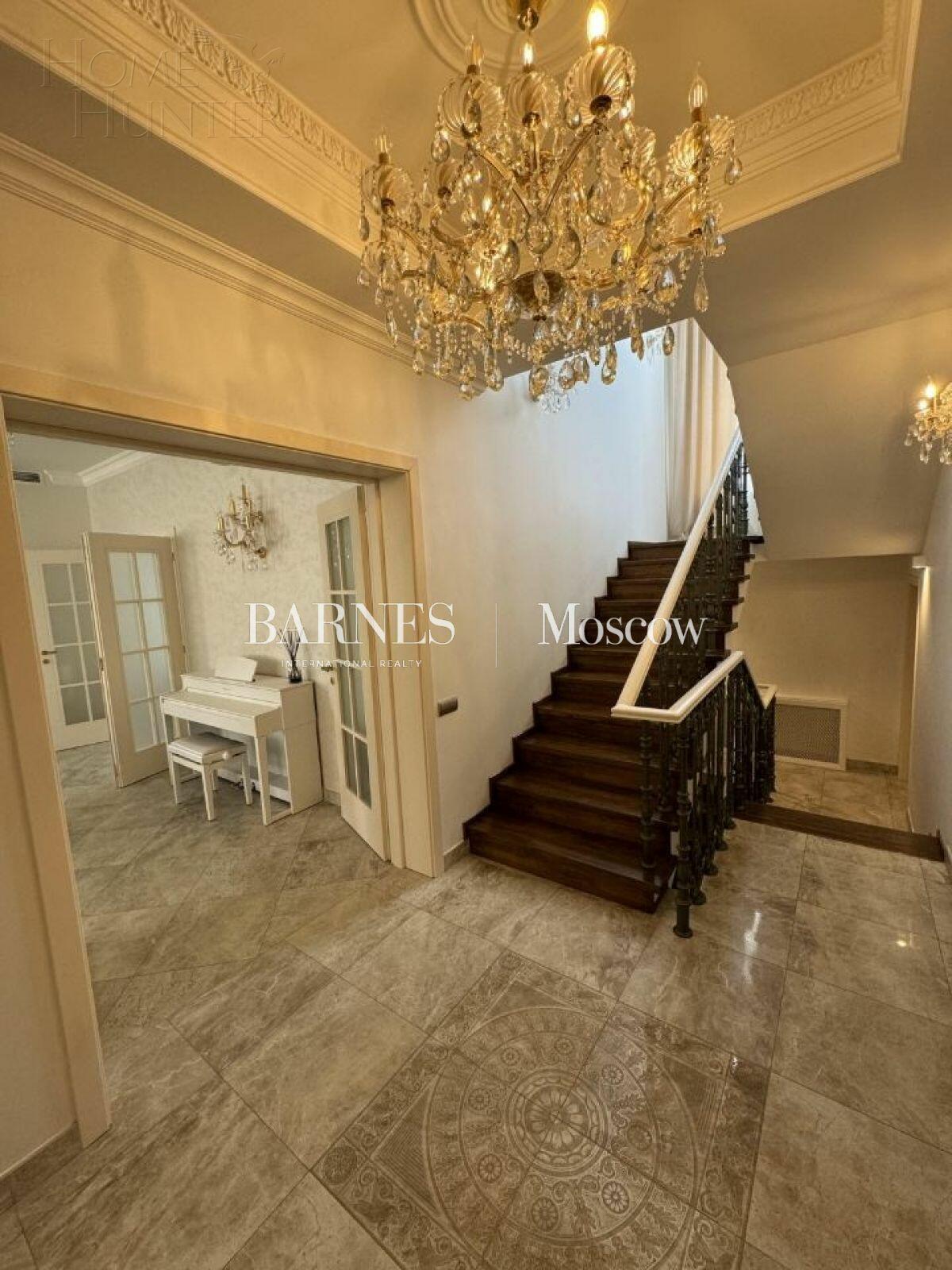 2-этажный коттедж 400 м² с отделкой