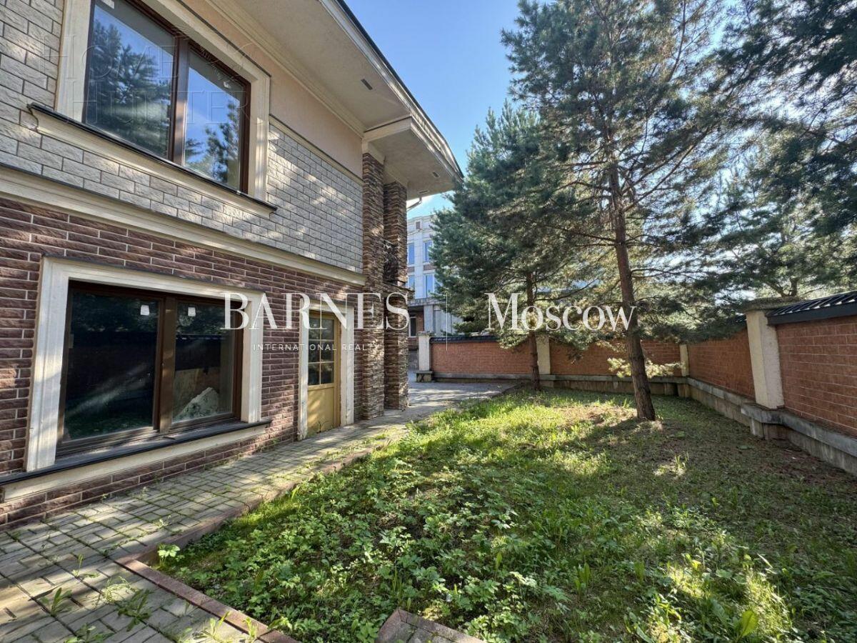 2-этажный коттедж 864.9 м² без отделки