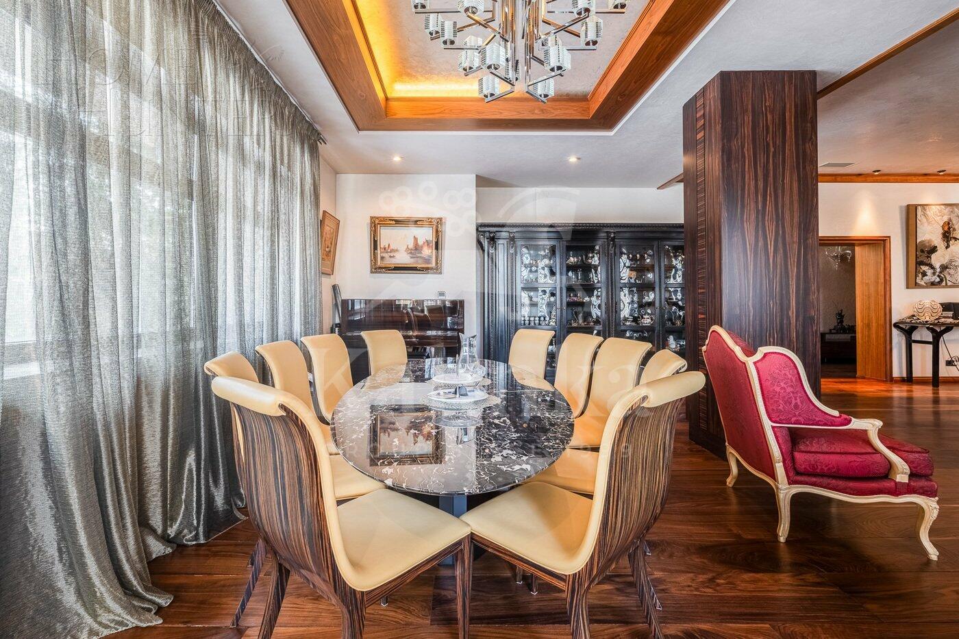 2-этажный коттедж 718 м² с отделкой