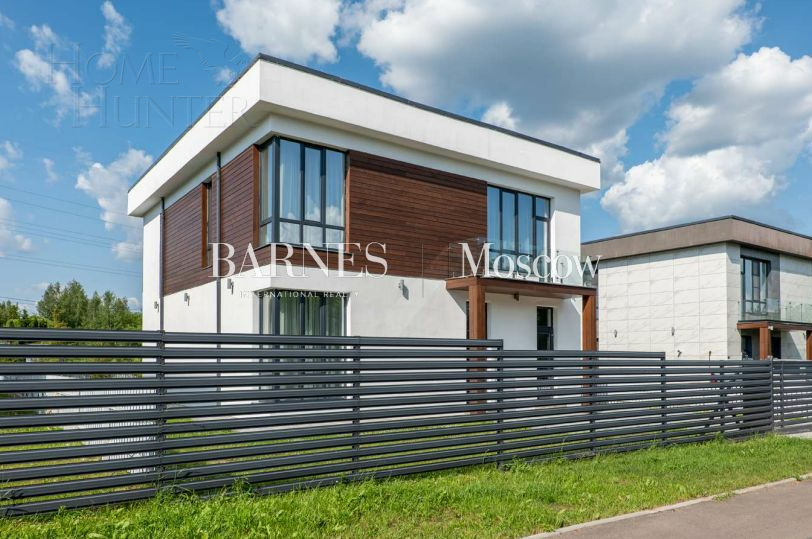 2-этажный коттедж 261 м² с отделкой