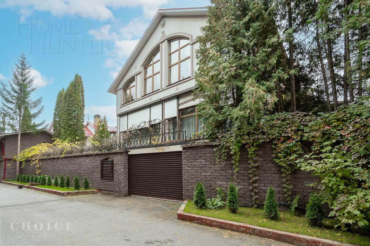 3-этажный коттедж 880 м² с отделкой